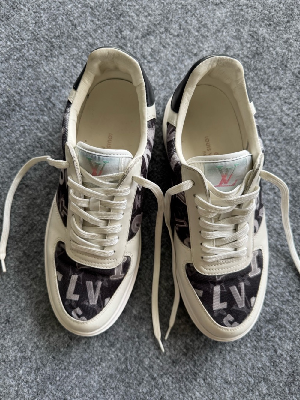 Louis Vuitton White & Black LV Monogram Low-Top Sneakers Canvas Leather Men 8